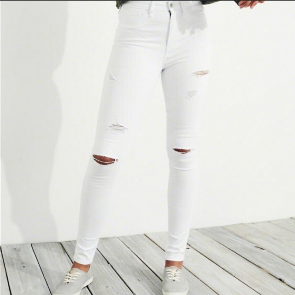 HOLLISTER High-Rise Super Skinny White Jeans